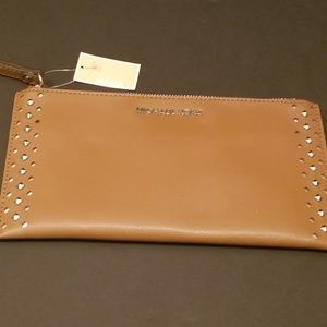 Michael Kors Jet Set Travel Leather Large Wristlet